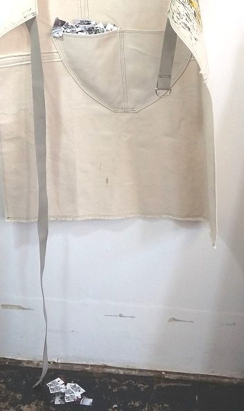 sarah read hanging 03